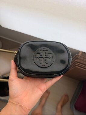 Tory Burch Black Patent Logo mini Cosmetic Case